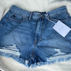 NWT KanCan Jean shorts sz L